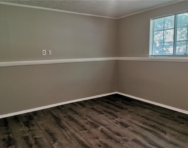 250 Sheringham Drive - Photo Thumbnail 23