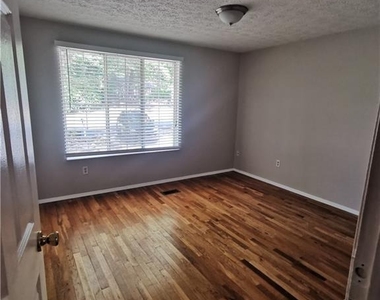 250 Sheringham Drive - Photo Thumbnail 17