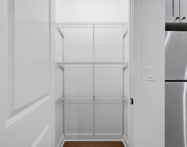 1431 W Howard Street - Photo Thumbnail 13