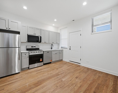 1431 W Howard Street - Photo Thumbnail 14