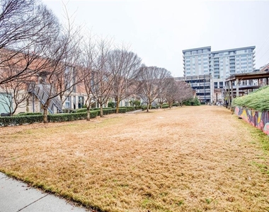 659 Auburn Avenue Ne - Photo Thumbnail 32