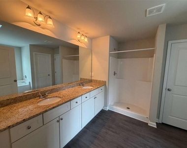313 Nutwood Trace - Photo Thumbnail 17