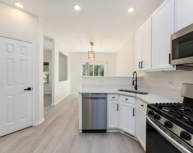 311 Abington Woods Drive - Photo Thumbnail 10