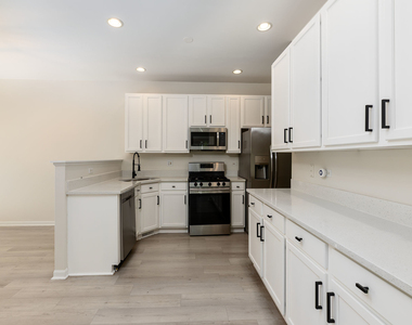 311 Abington Woods Drive - Photo Thumbnail 8