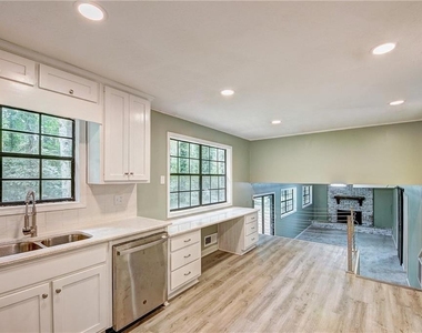 3267 Aspen Circle - Photo Thumbnail 5