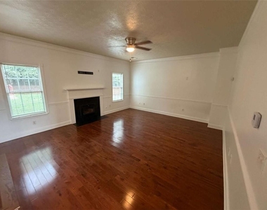 9469 Carnes Crossing Circle - Photo Thumbnail 3
