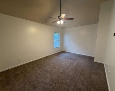 9469 Carnes Crossing Circle - Photo Thumbnail 16
