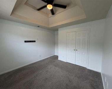 9469 Carnes Crossing Circle - Photo Thumbnail 14