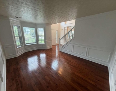 9469 Carnes Crossing Circle - Photo Thumbnail 1