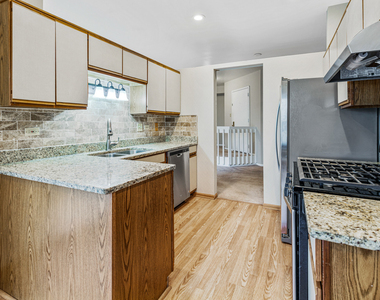 1665 Commodore Court - Photo Thumbnail 14