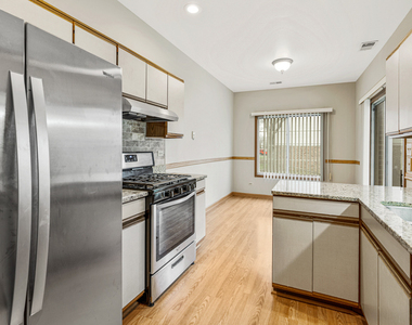 1665 Commodore Court - Photo Thumbnail 10