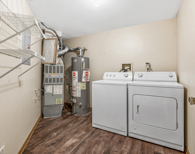 1665 Commodore Court - Photo Thumbnail 25