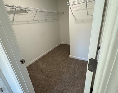 1108 Lossie Lane - Photo Thumbnail 8