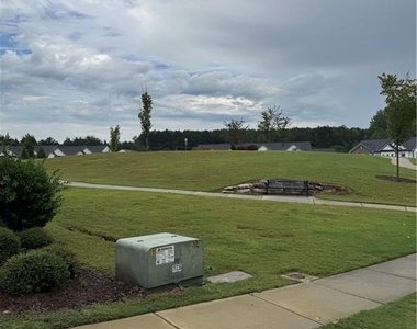 1108 Lossie Lane - Photo Thumbnail 17