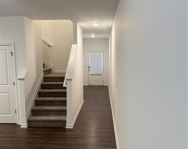 1108 Lossie Lane - Photo Thumbnail 2