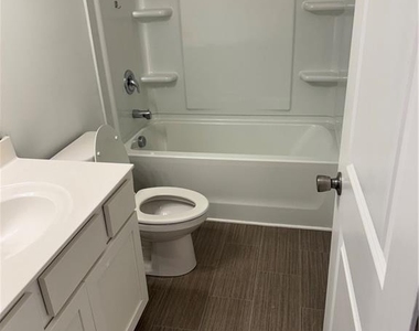 1108 Lossie Lane - Photo Thumbnail 12