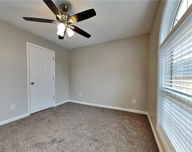 1550 Twin Manor Drive - Photo Thumbnail 14