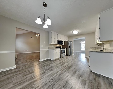 1550 Twin Manor Drive - Photo Thumbnail 6