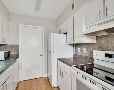 1516 Wingate Way - Photo Thumbnail 9