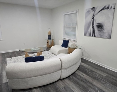 4675 Lincoln Way Sw - Photo Thumbnail 9