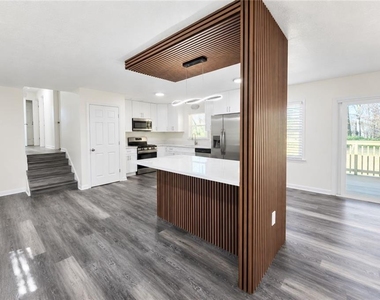 4675 Lincoln Way Sw - Photo Thumbnail 5
