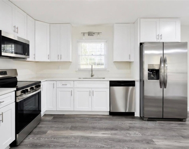 4675 Lincoln Way Sw - Photo Thumbnail 6