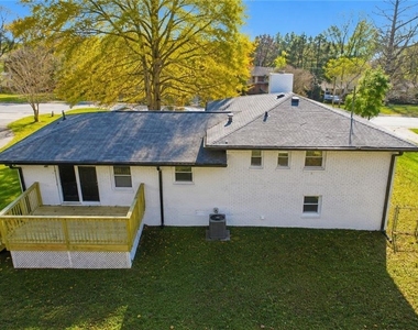 4675 Lincoln Way Sw - Photo Thumbnail 3