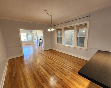 6210 N Francisco Avenue - Photo Thumbnail 5
