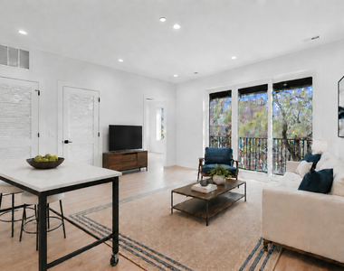 904 W Dakin Street - Photo Thumbnail 5