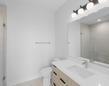904 W Dakin Street - Photo Thumbnail 15