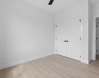 904 W Dakin Street - Photo Thumbnail 18