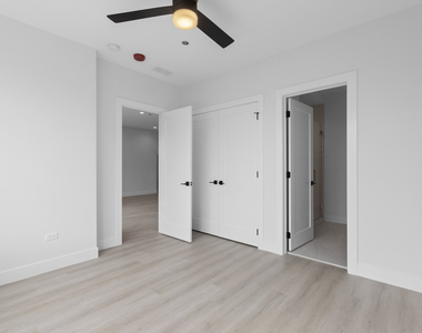 904 W Dakin Street - Photo Thumbnail 14