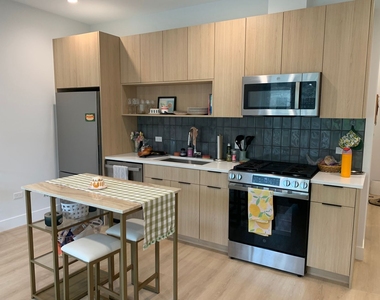 904 W Dakin Street - Photo Thumbnail 21