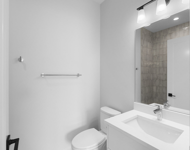 904 W Dakin Street - Photo Thumbnail 19
