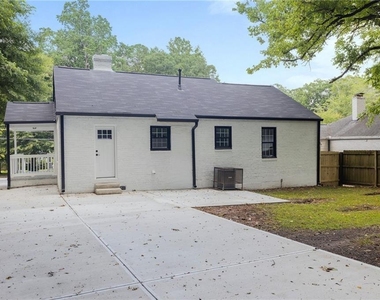 1803 S Gordon Street Sw - Photo Thumbnail 20