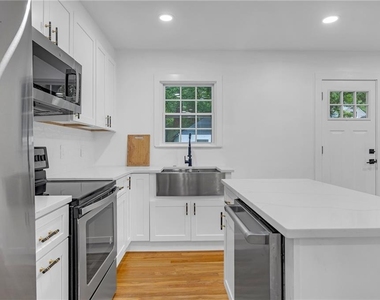 1803 S Gordon Street Sw - Photo Thumbnail 11