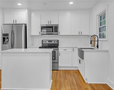 1803 S Gordon Street Sw - Photo Thumbnail 10