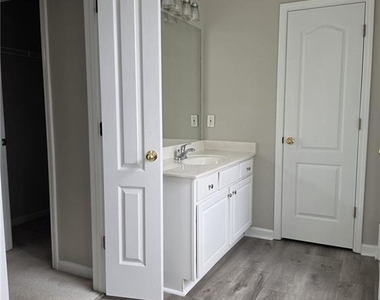 1712 Hillside Bend Crossing - Photo Thumbnail 11