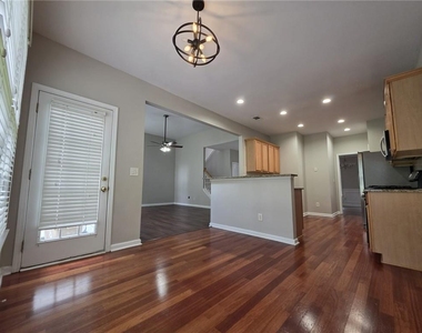 1712 Hillside Bend Crossing - Photo Thumbnail 3