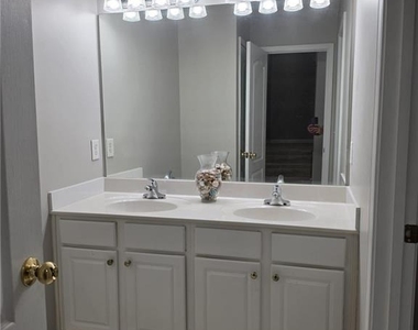 1712 Hillside Bend Crossing - Photo Thumbnail 9
