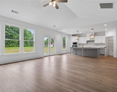 69 Stanley Drive - Photo Thumbnail 3