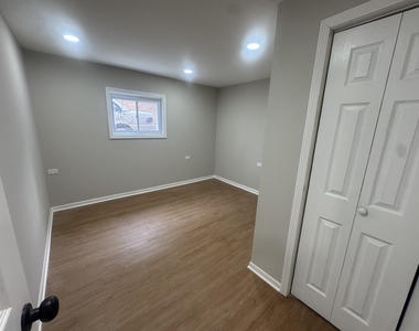 14475 Lincoln Avenue - Photo Thumbnail 11
