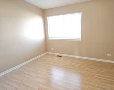 2315 N Meadows Lane - Photo Thumbnail 16