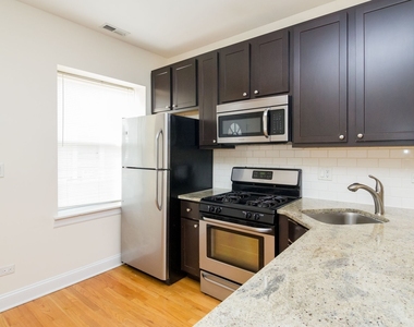 2035 W Arthur Avenue - Photo Thumbnail 1