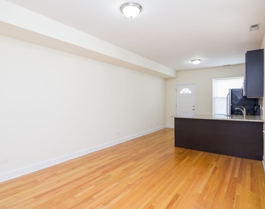 2035 W Arthur Avenue - Photo Thumbnail 3