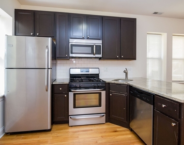 2035 W Arthur Avenue - Photo Thumbnail 2