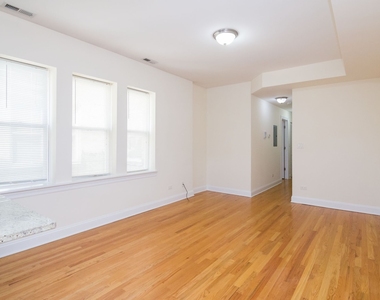 2035 W Arthur Avenue - Photo Thumbnail 6