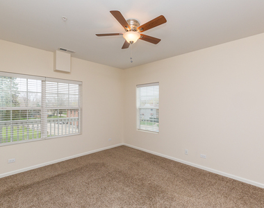 60 W Main Street - Photo Thumbnail 7