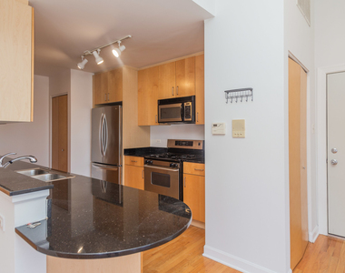 845 W Altgeld Street - Photo Thumbnail 11