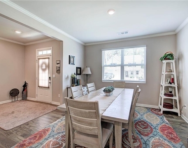 286 Belmont Drive - Photo Thumbnail 10